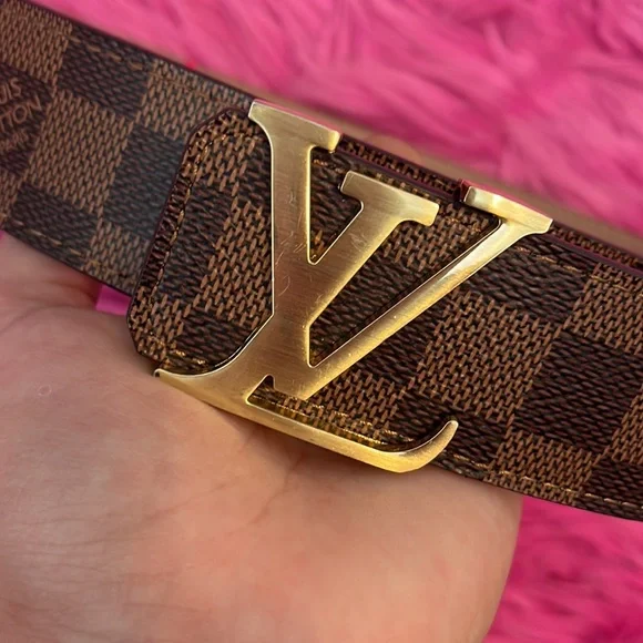 Louis Vuitton belt NOT AUTHENTIC - Picture 2 of 5